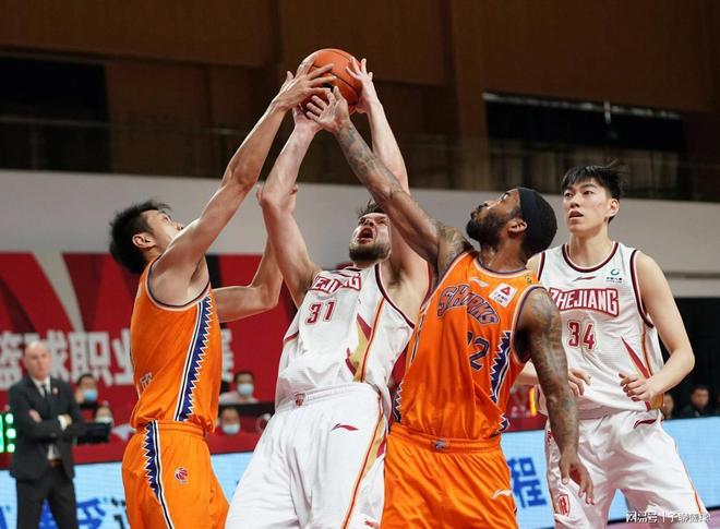 半场的表现 半场的表现